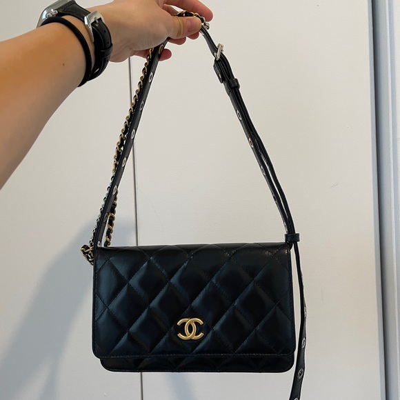 Chanel goatskin WOC (cruise 2021/2022 wallet on chain) - Picture 5 of 16